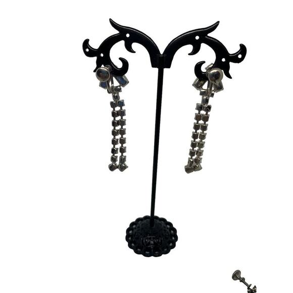 Vintage Drop Dangle Rhinestone Earrings Screwback Non-Pierced 2.25 Inches - Picture 8 of 11